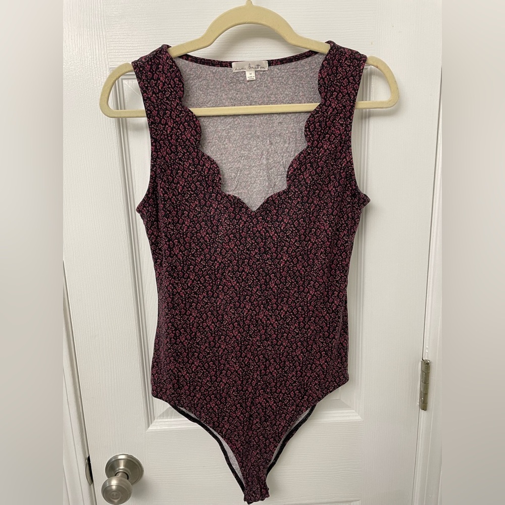 Scallop neckline floral bodysuit